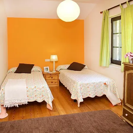 Sleeps 6 Pool Wifi