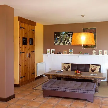 Βίλα Sleeps 6 Pool Wifi As Marinas